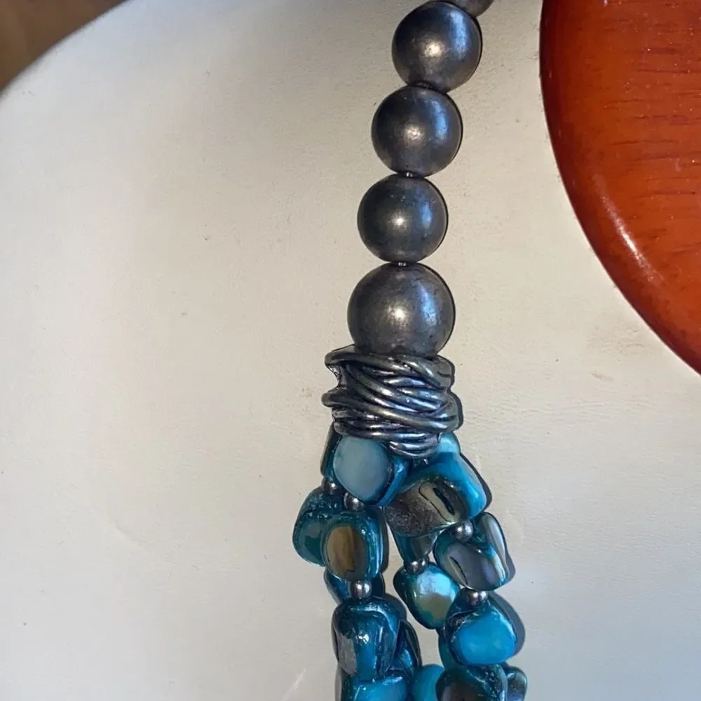 Multilayered Spiked Blue Shell Necklace - Picture 4 of 9